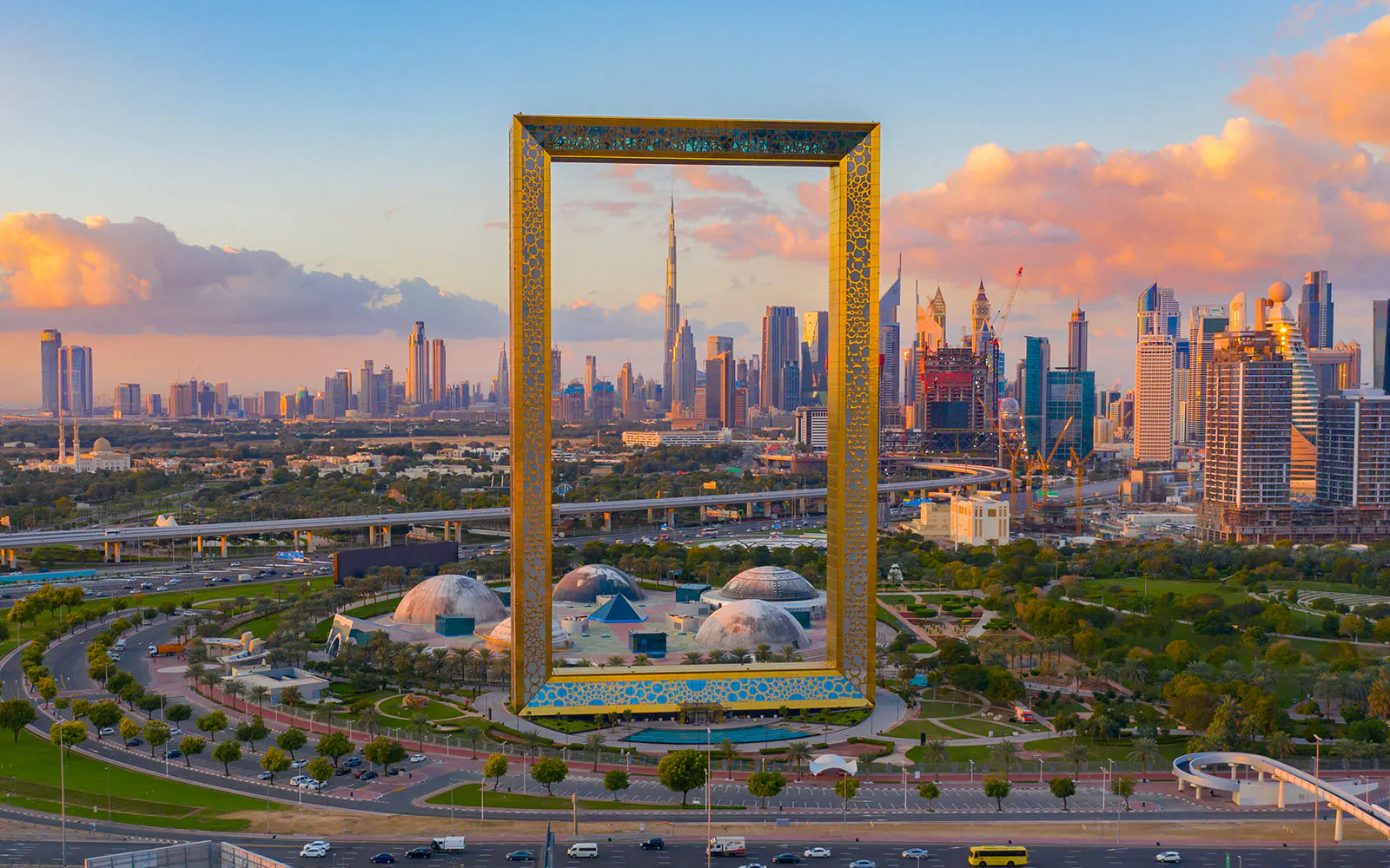Dubai Frame — World's Largest Picture Frame in Zabeel Park, Dubai